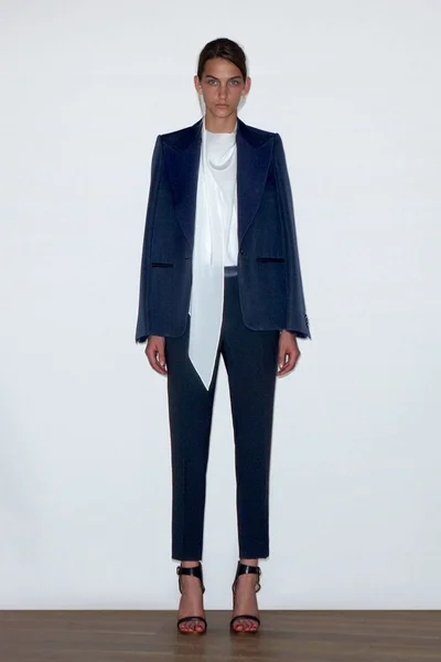 Look 32